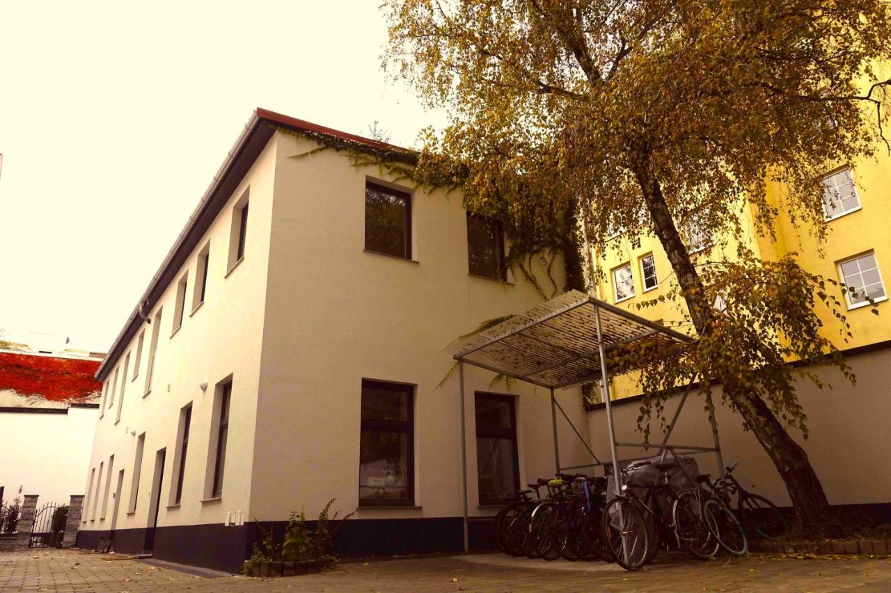 Апартаменты Studio U Parkplatz, Zentrale Ruhelage Neben Grunoase Вена Экстерьер фото